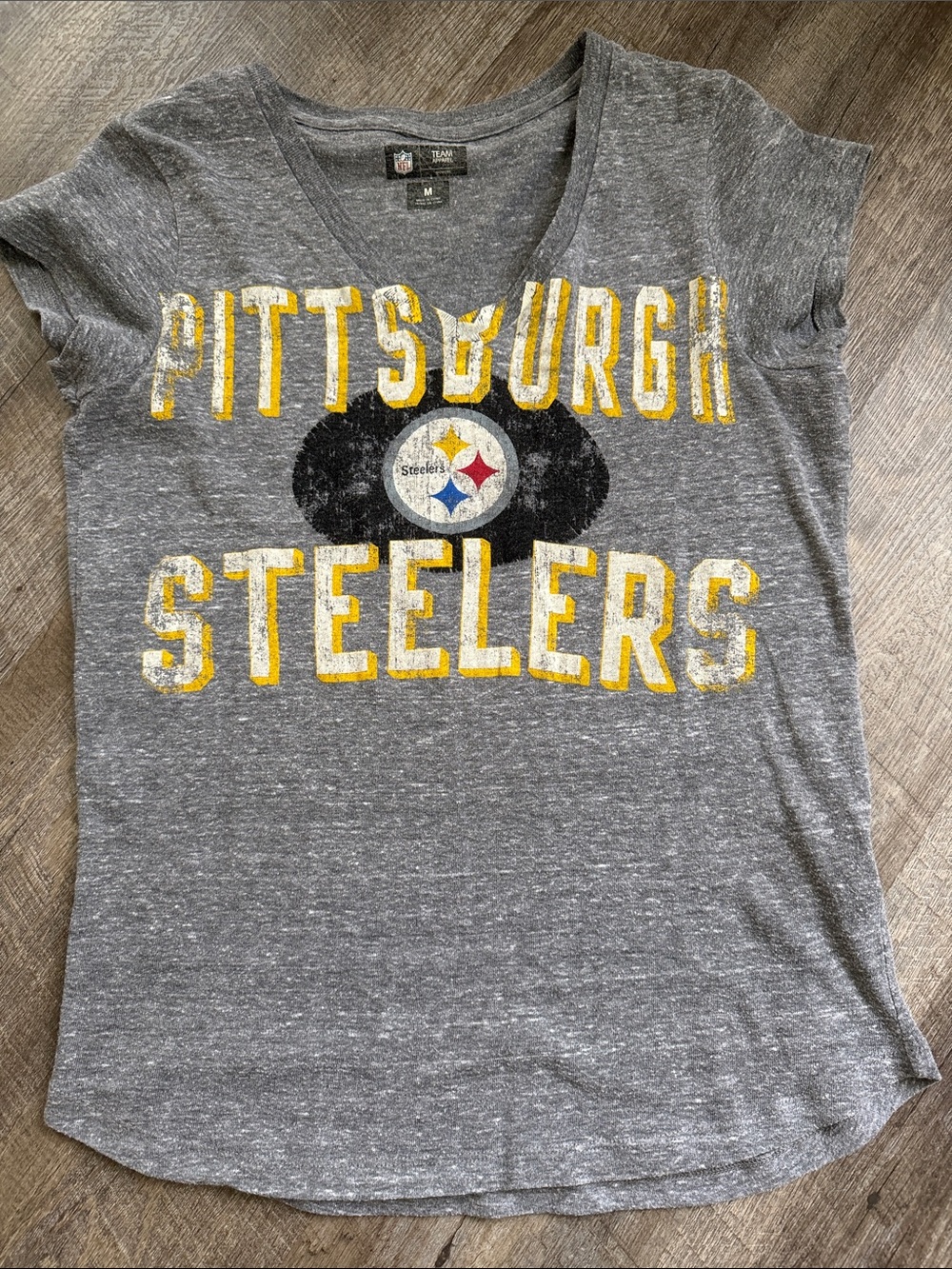 NFL Pittsburgh Steelers Gray and Yellow V-Neck Tee